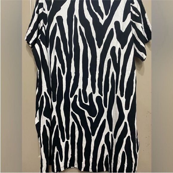 Sanctuary NWT Replay t-shirt Dress Brushwork
Print Size 3X - Picture 6 of 7